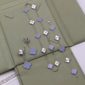 Van Cleef & Arpels Vintage Elegance & Luxury Jewelry Set