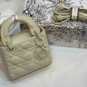 Tui Lady Dior Ultra Matte Medium Bag