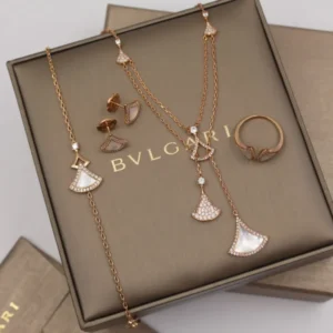 Bvlgari Rose Gold White Fritillaria Triangle Fan Sweater Chain Women’s Jewelry
