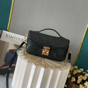 Louis Vuitton Pochette Métis East West Bag
