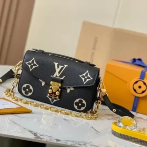 Louis Vuitton Pochette Metis Chain Bag