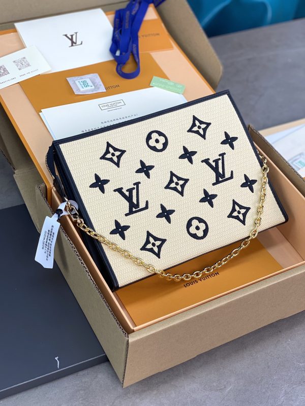 LV New Chain Toilet Pocket Handbag