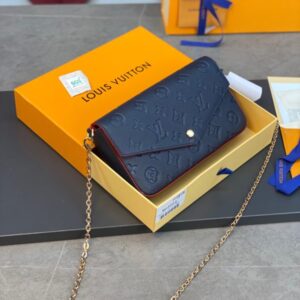 LV FÉLICIE POCHETTE Chain Bag
