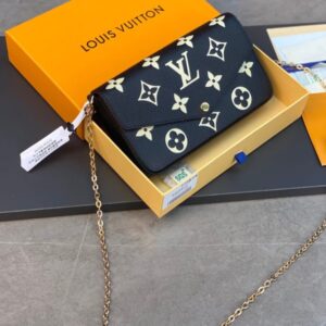 LV FÉLICIE POCHETTE Chain Bag