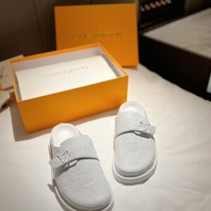 LV Latest Slippers