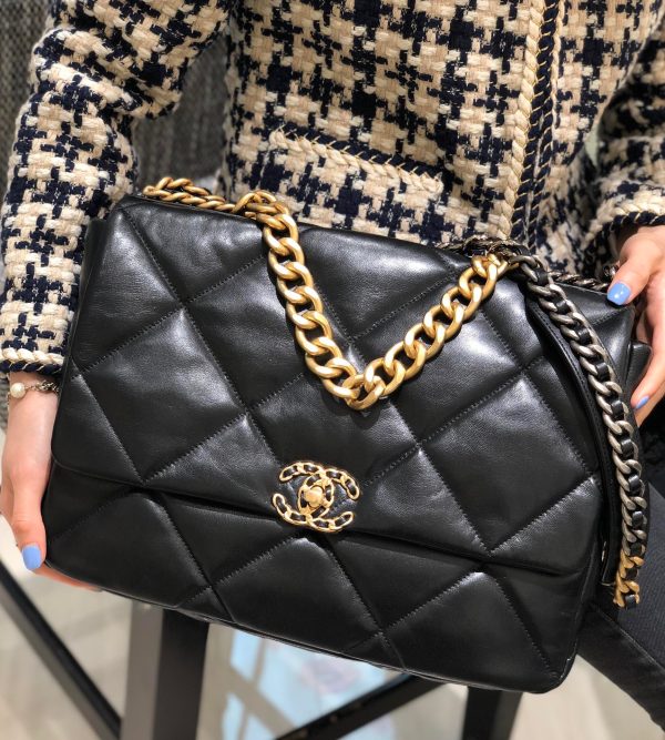 Chanel Maxi 19 Bag