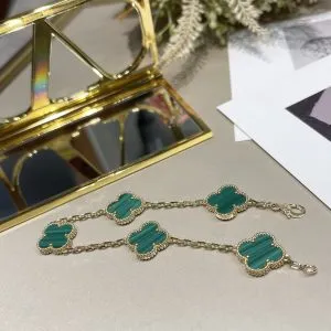 Van Cleef & Arpels Five Flower Bracelet - Image 4