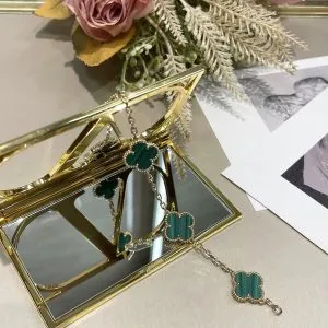 Van Cleef & Arpels Five Flower Bracelet - Image 5