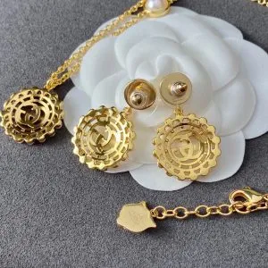 Gucci Double G Stud Earrings Necklace - Image 2