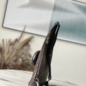 LV Presbyopic Duo Shoulder Bag - Image 8