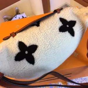 LV Bumbag Monogram - Image 7