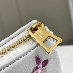 LV Coussin Monogram Bag - Image 5