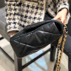 Chanel Maxi 19 Bag - Image 5