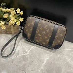 LV Latest Pochette Kasai Clutch bag - Image 3